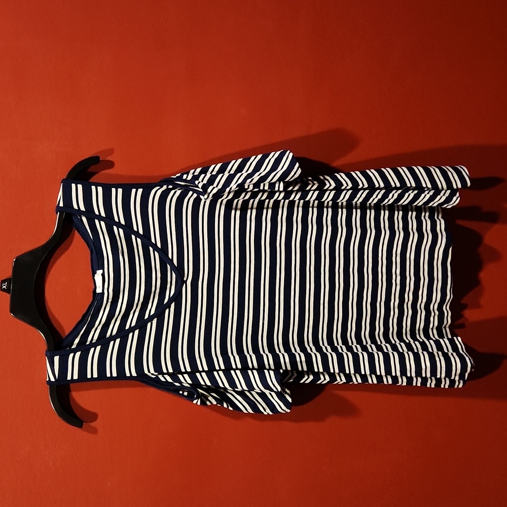 Shoulder cut out short sleeve tank